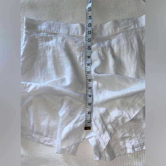 Women’s H&M home linen blend‎ white shorts size medium NWT - Picture 2 of 7